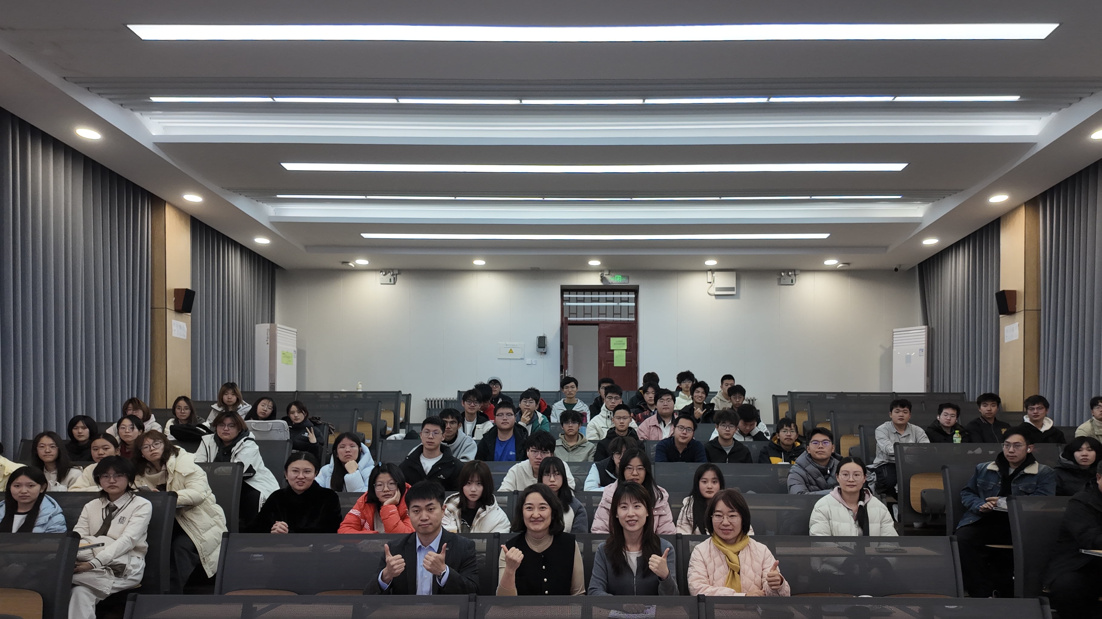 https://web-assets.jianzhuxuezhang.com/upload/1765163356605_zrtb.jpg