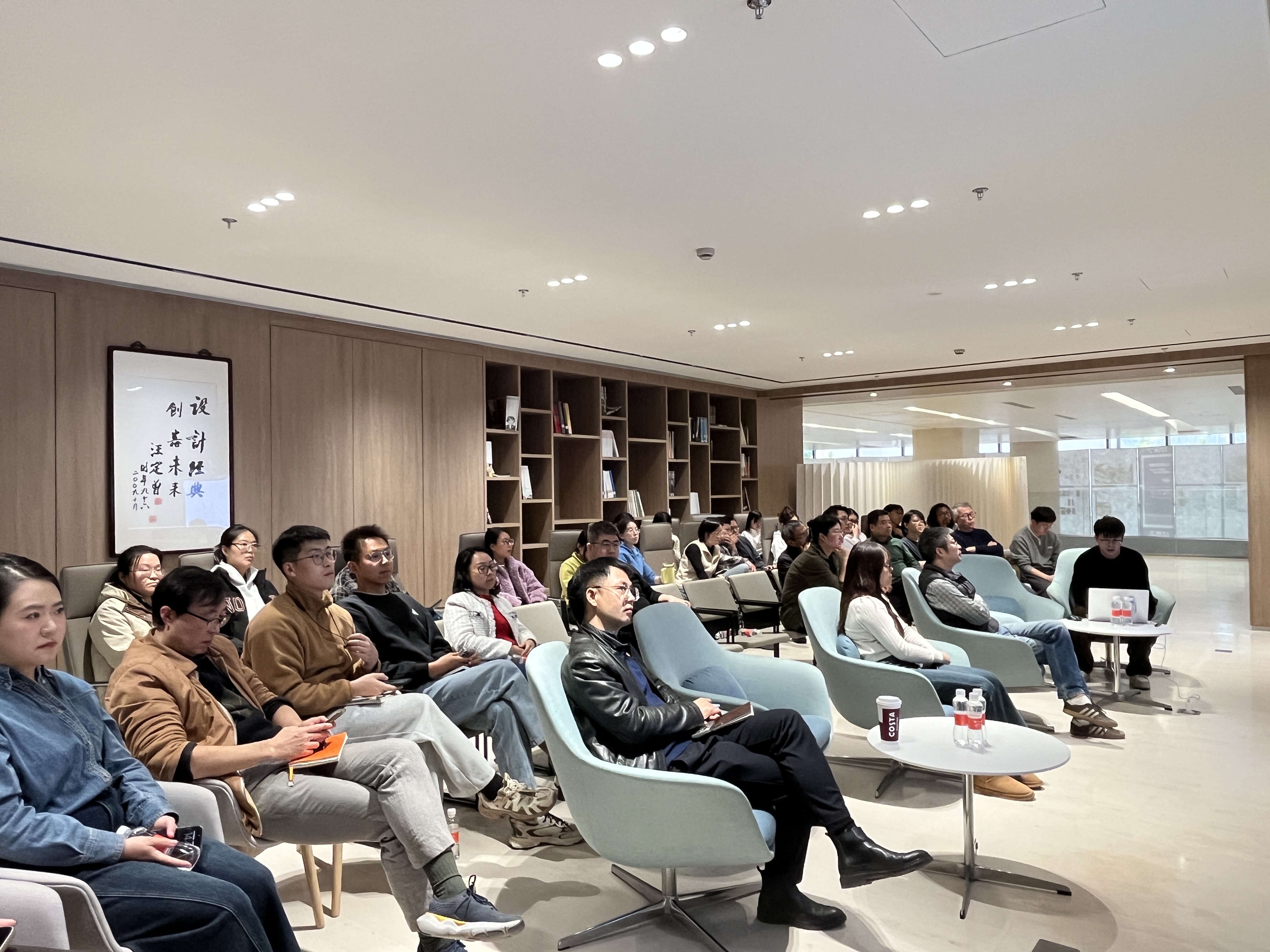 https://web-assets.jianzhuxuezhang.com/upload/1766481128220_xejj.jpg