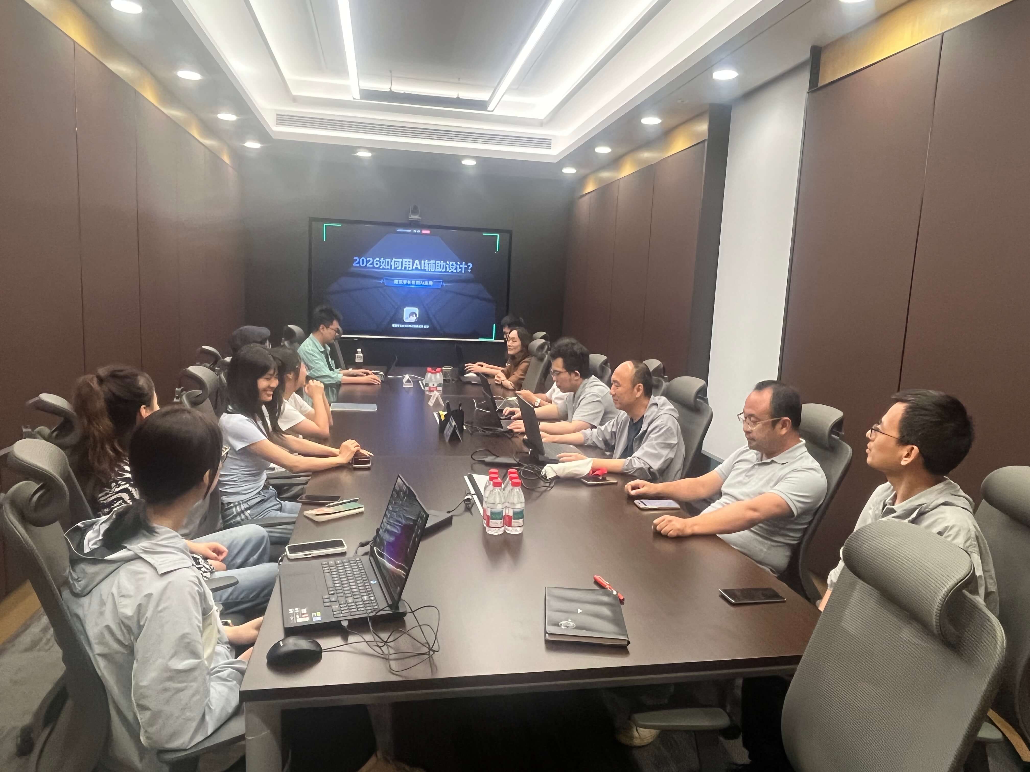 https://web-assets.jianzhuxuezhang.com/upload/1780912379411_wxfd.jpg