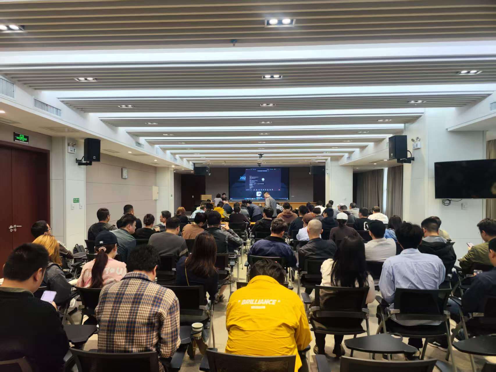 https://web-assets.jianzhuxuezhang.com/upload/1780990667236_jwfr.jpg