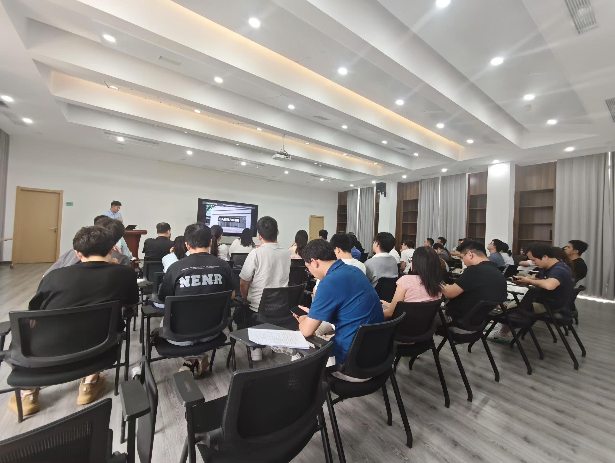https://web-assets.jianzhuxuezhang.com/upload/1782899470845_pkad.jpg