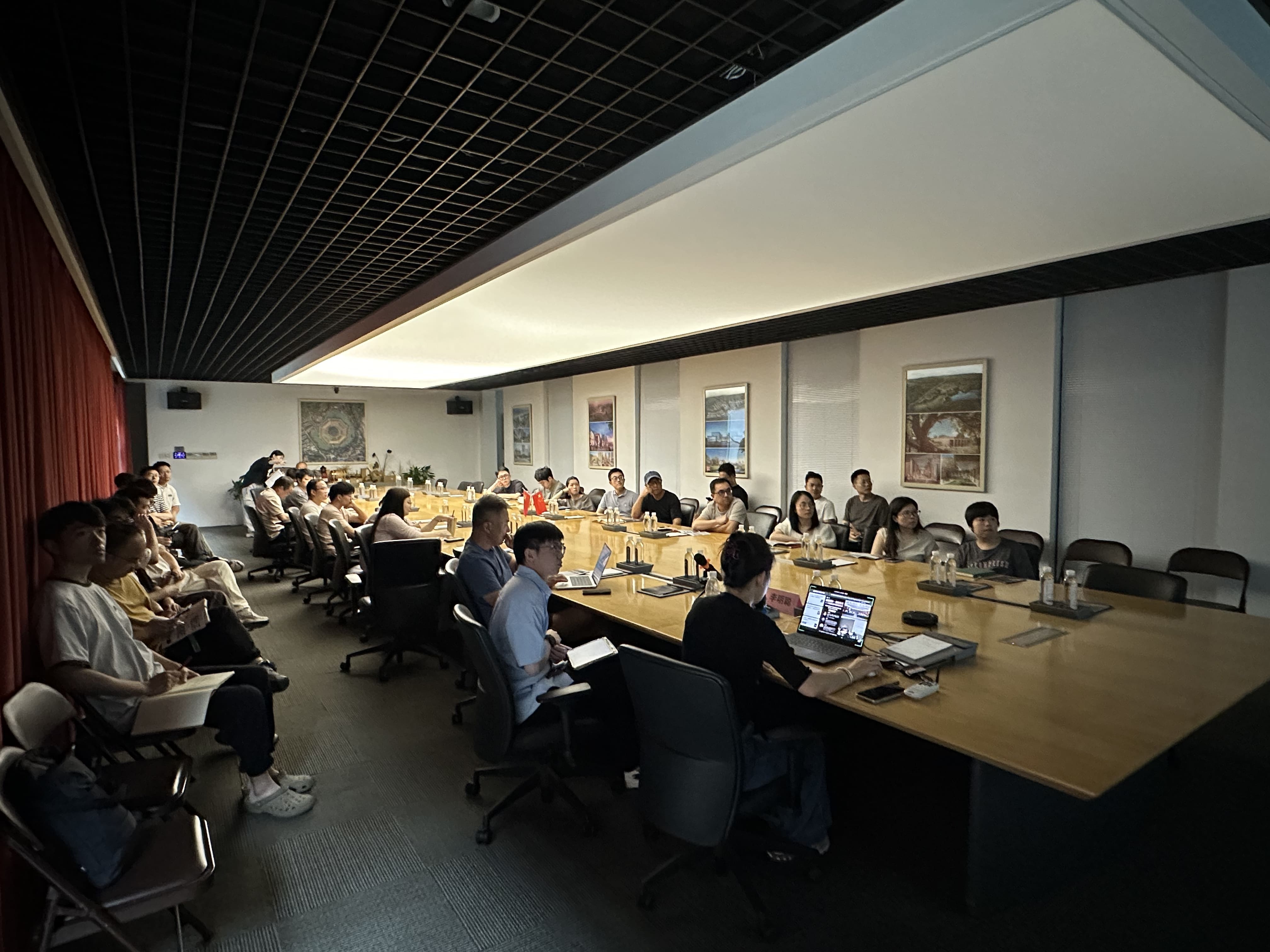 https://web-assets.jianzhuxuezhang.com/upload/1782899470867_nzxn.jpg